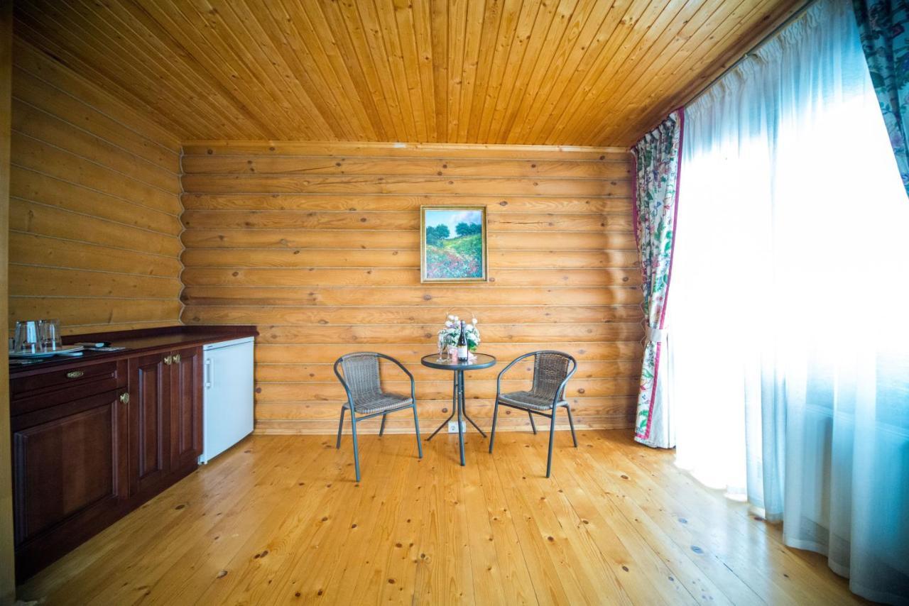 Комплекс Відпочинку Пампушка & Подушка Hotel Burlach'ya Balka Exterior photo