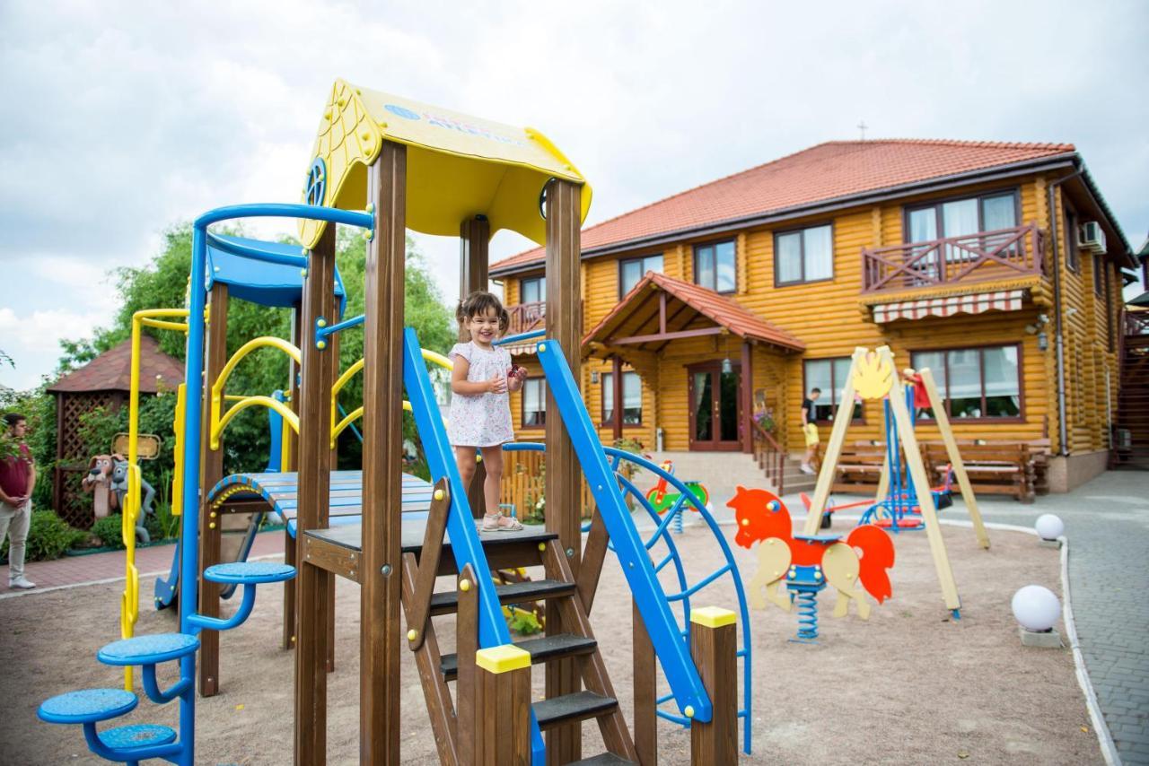 Комплекс Відпочинку Пампушка & Подушка Hotel Burlach'ya Balka Exterior photo